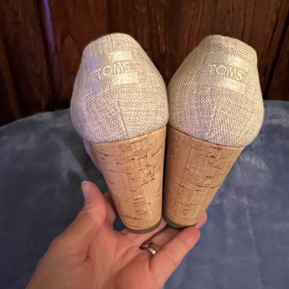 Toms Wedge Peep Toe Pump, womens size 8, excellent condition - Picture 7 of 10
